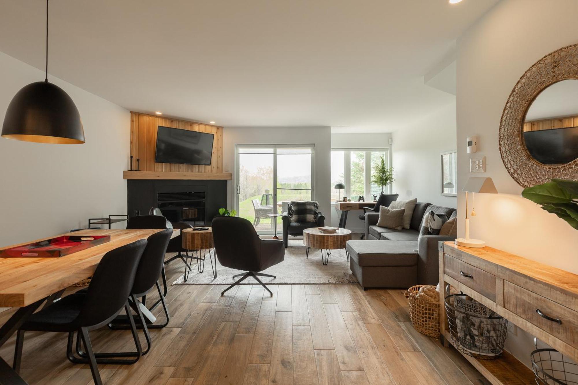2-Level Home - Tremblant Mountain View - Fireplace Mont-Tremblant Luaran gambar